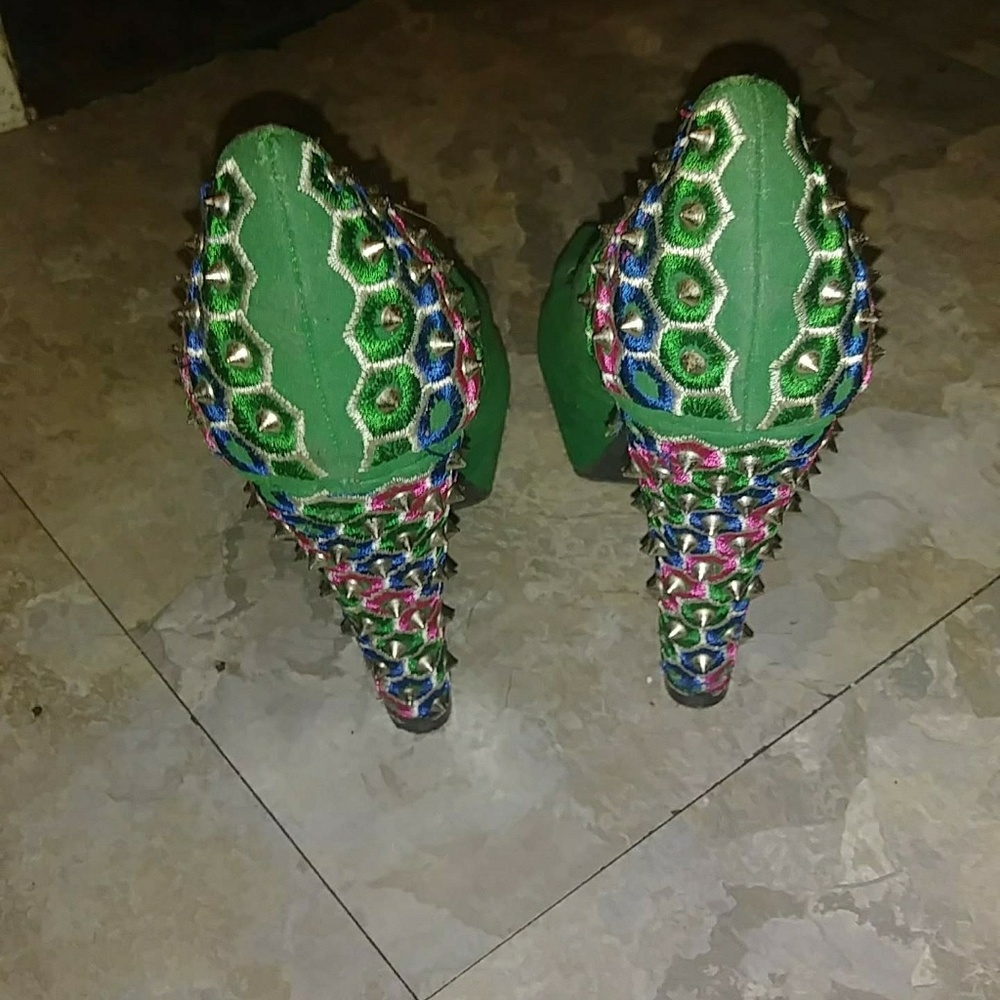 Stilletos